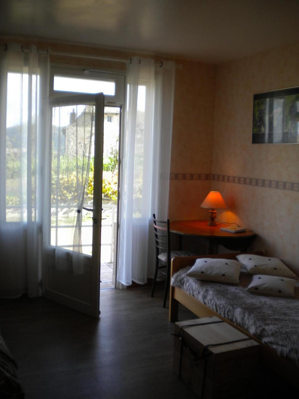 Campouriez Hotel Le Relais Du Coustoubi المظهر الخارجي الصورة