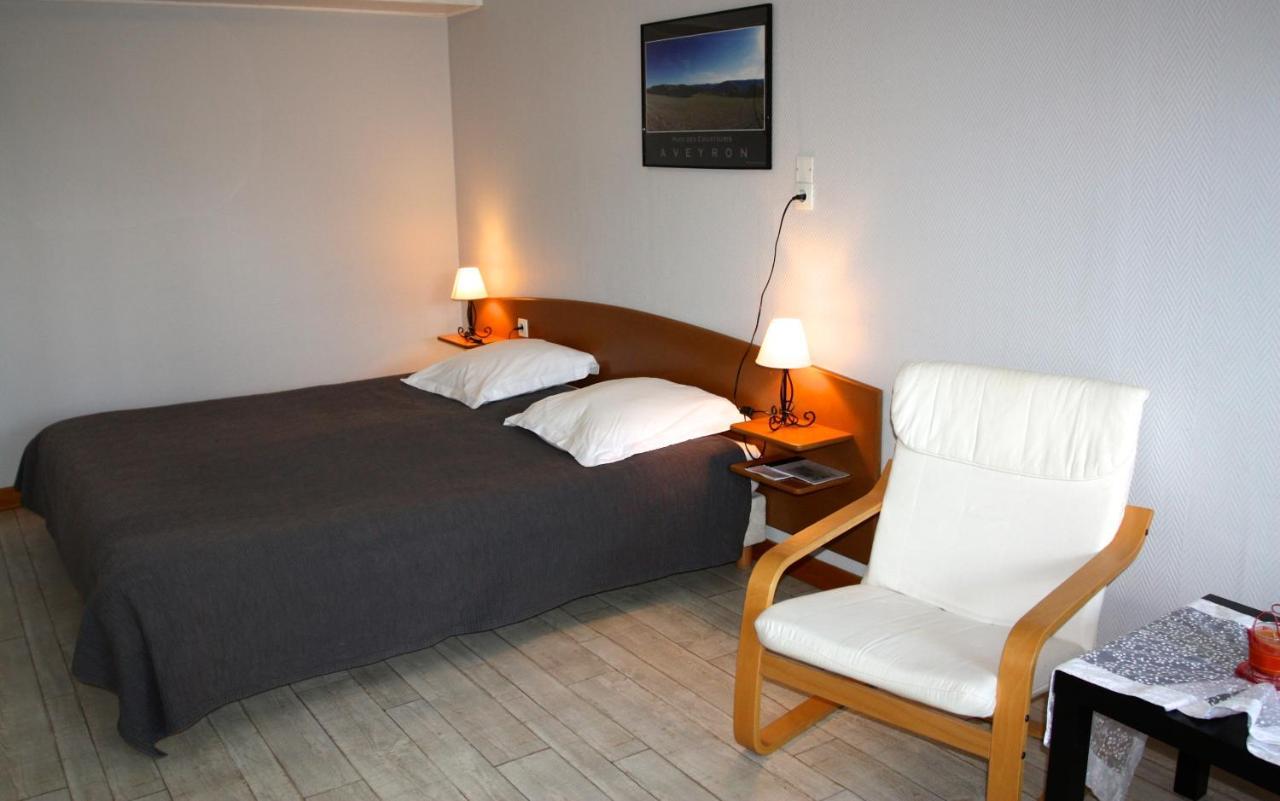 Campouriez Hotel Le Relais Du Coustoubi المظهر الخارجي الصورة